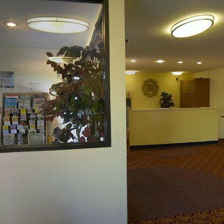 Rodeway Inn เบรเนิร์ด ภายนอก รูปภาพ