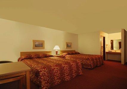 Rodeway Inn เบรเนิร์ด ภายนอก รูปภาพ